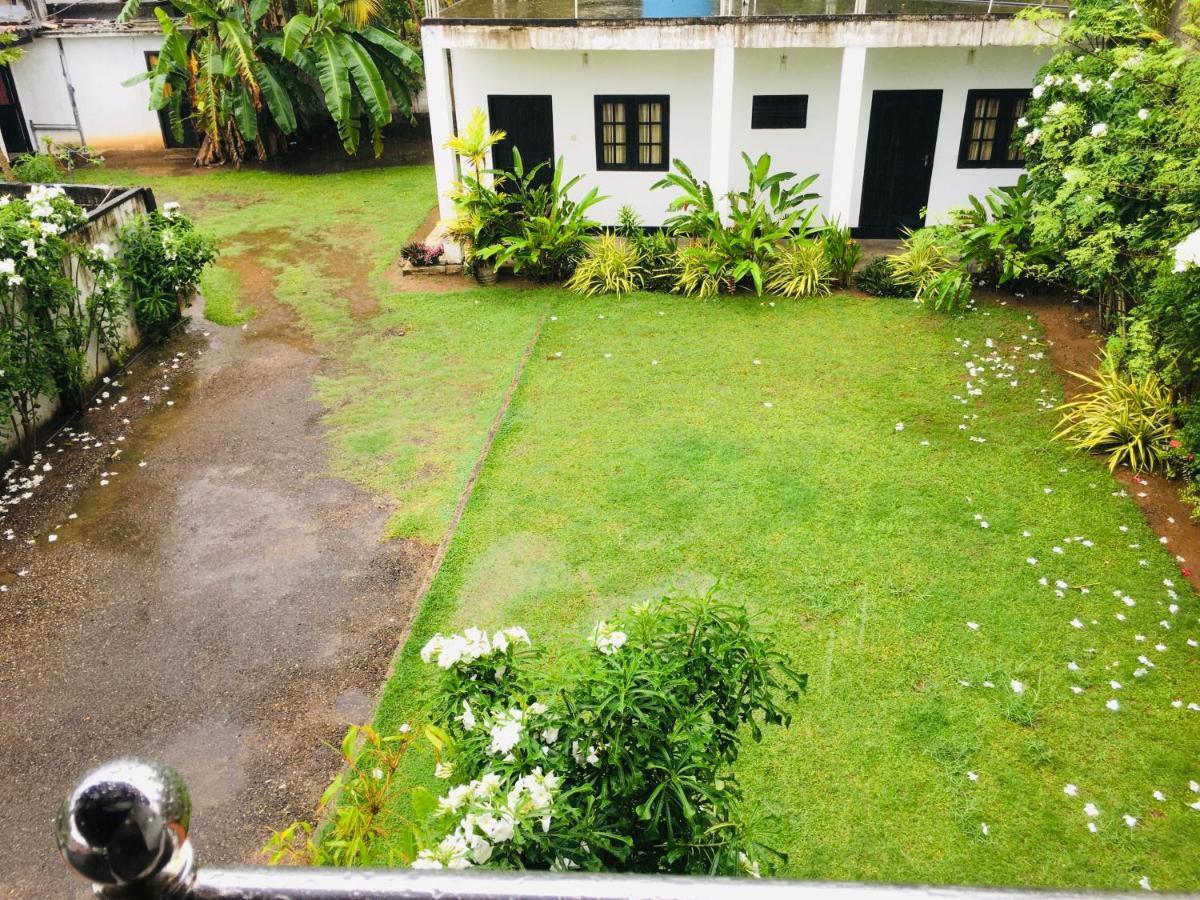 White Horse Mirissa Hotel Exterior foto